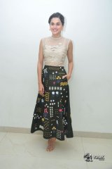 Taapsee At Anando Brahma Movie Trailer Launch